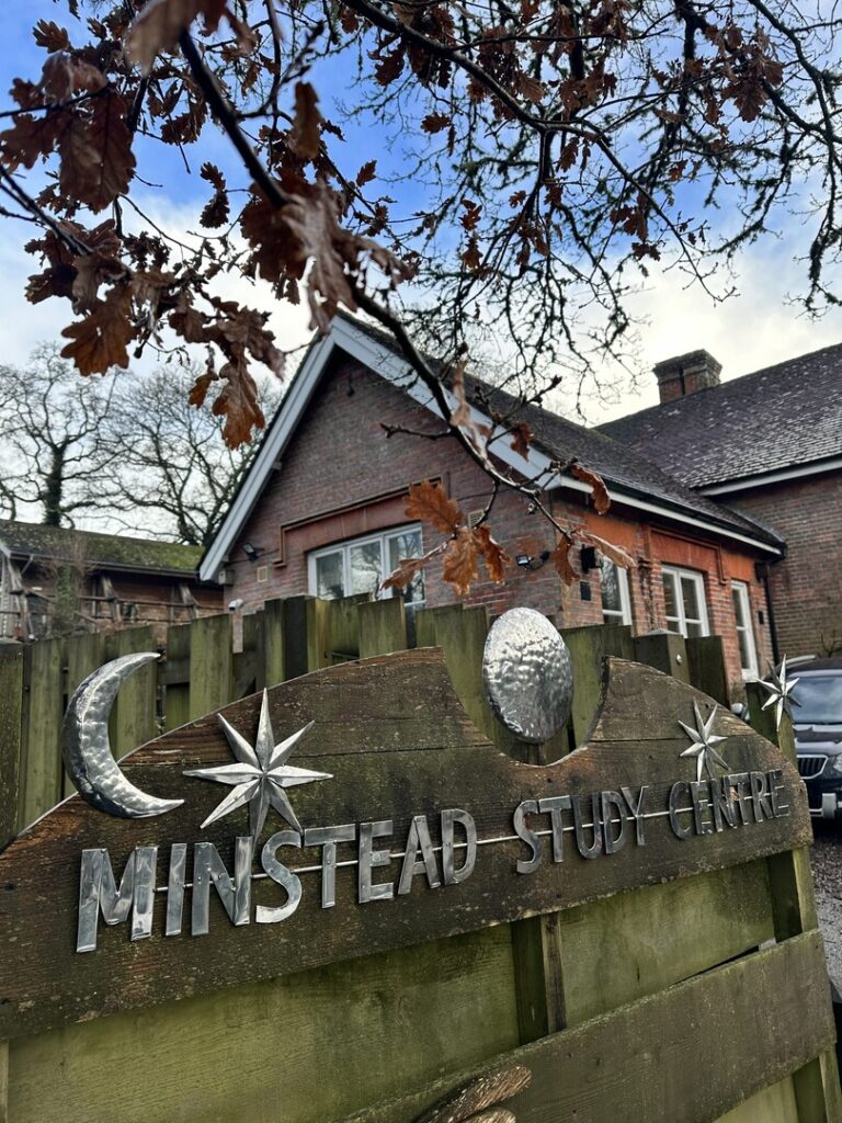 RS21243_Minstead Study Centre Sign_web